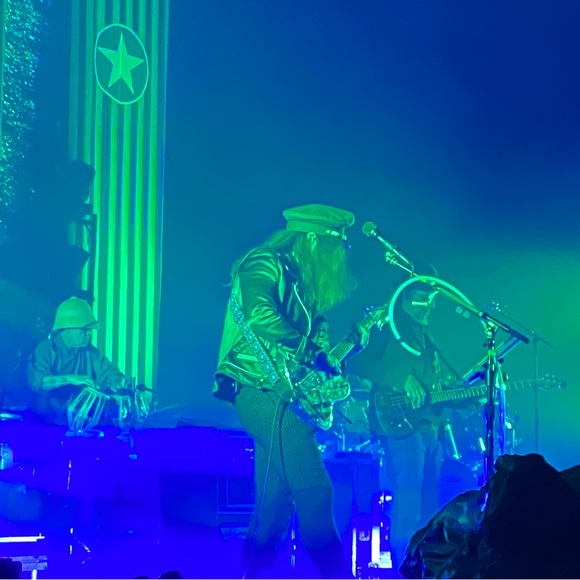 Meet your Posher, Cassie - Picture 9 of 16